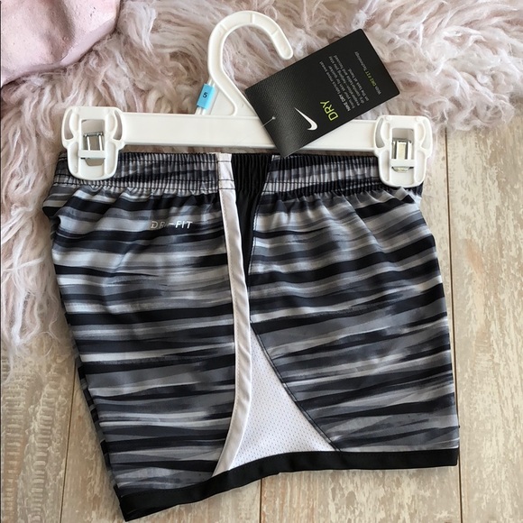 NWT Nike girls dry-fit shorts - Picture 2 of 4